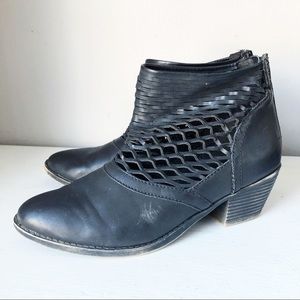 E/GUC Sugar Brand Vegan Leather “Arlene” Booties